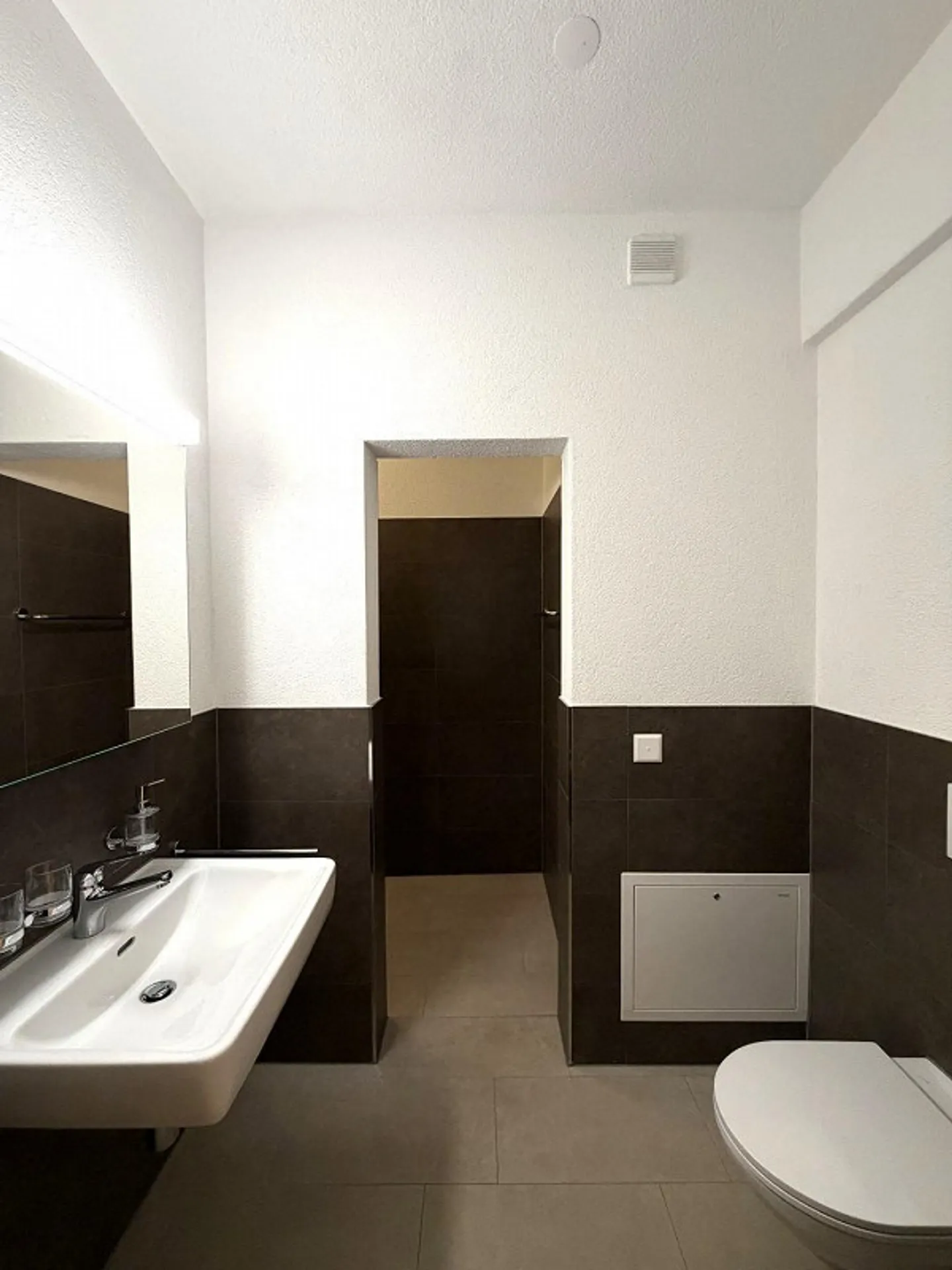 Ufficio/spazio commerciale in una posizione tranquilla nel quartiere termale - Foto 6 di 8