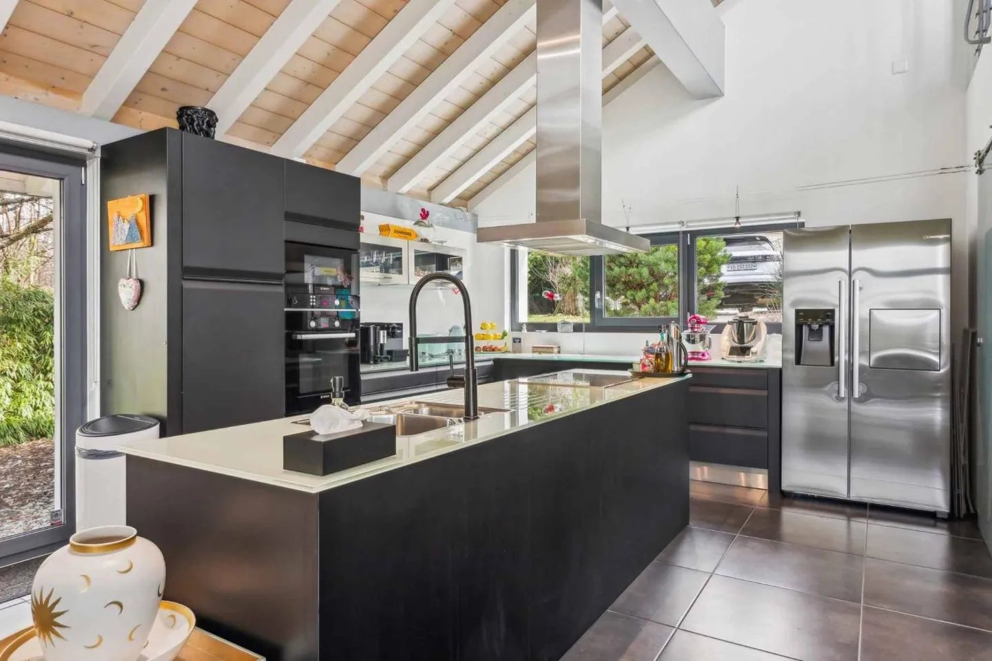 Elegant Architect Villa with Pool - Photo 3 of 11