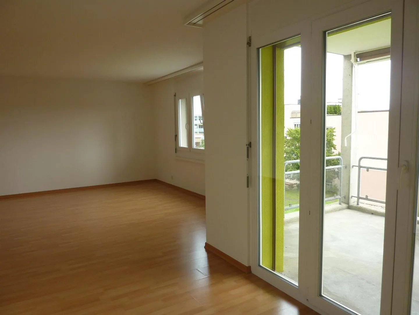 Geräumige Wohnung mit Balkon - Foto 2 von 13