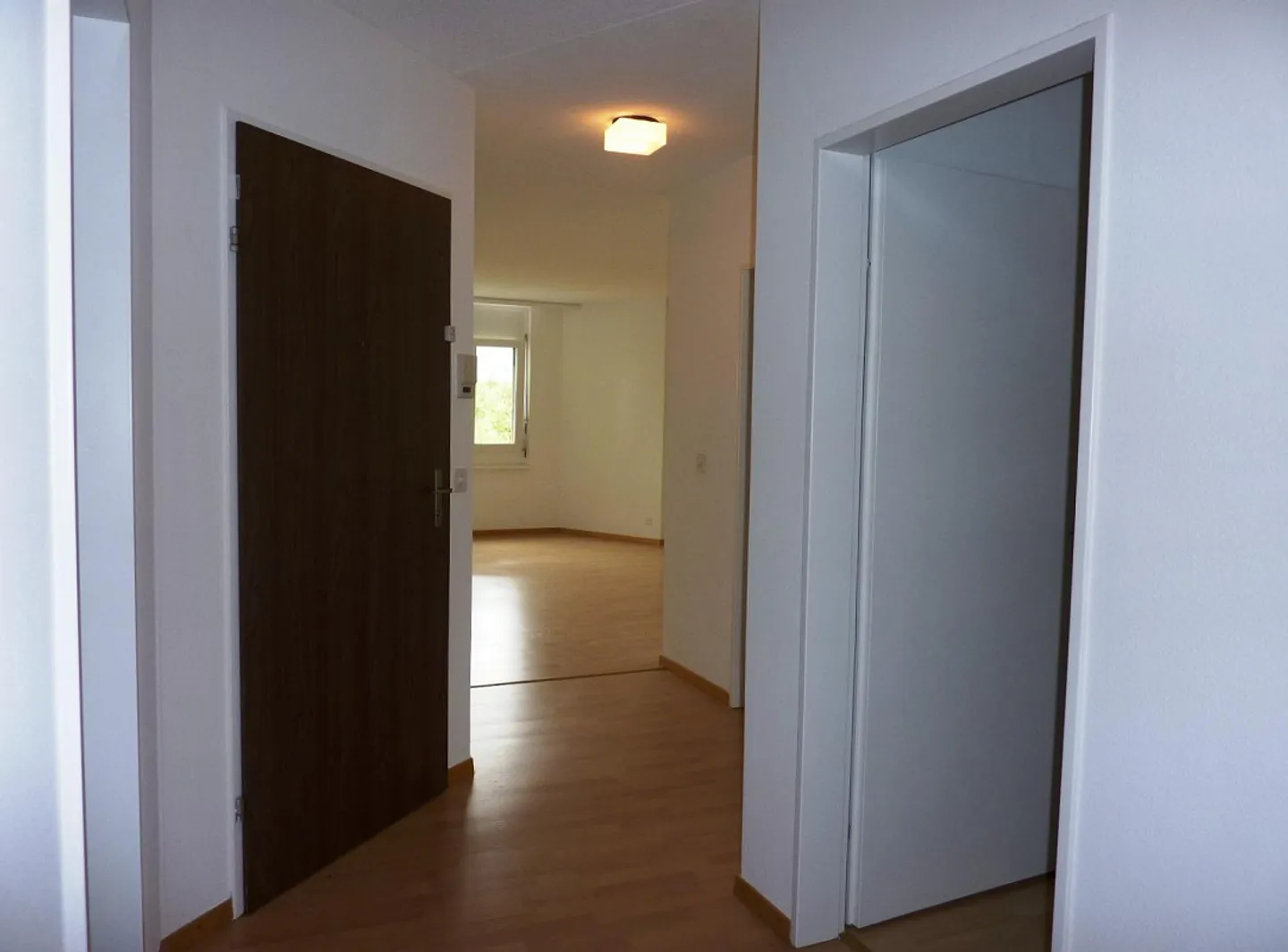 Geräumige Wohnung mit Balkon - Foto 5 von 13