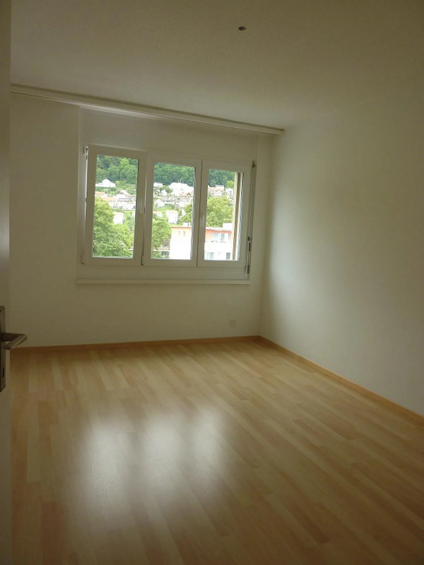 Geräumige Wohnung mit Balkon - Foto 6 von 13