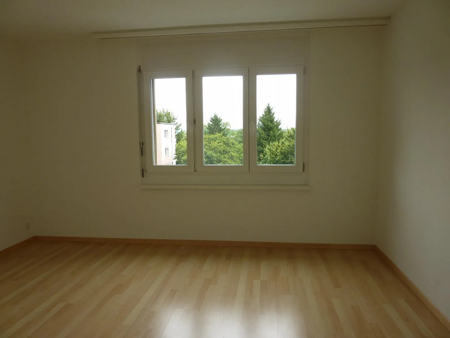 Geräumige Wohnung mit Balkon - Foto 8 von 13