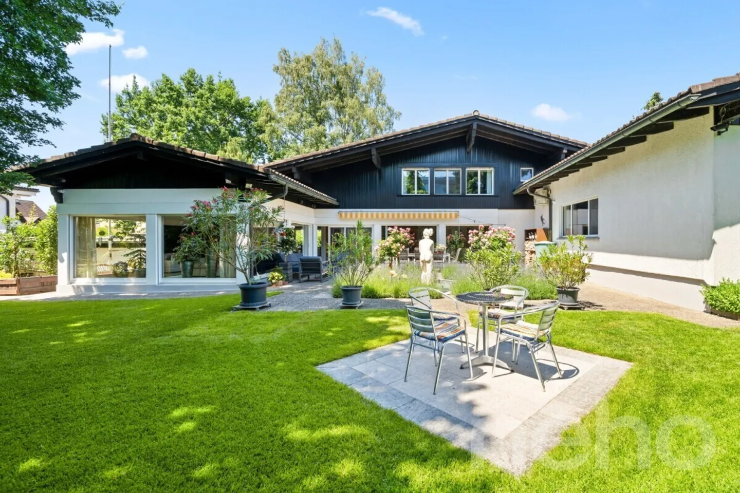 Villa a Neuheim - Foto 1 di 12