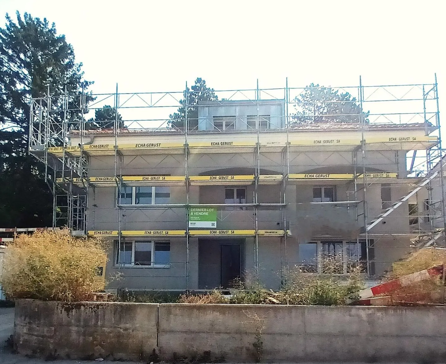 Totally renovated individual villa, ideal for self-employed. - Photo 2 of 7