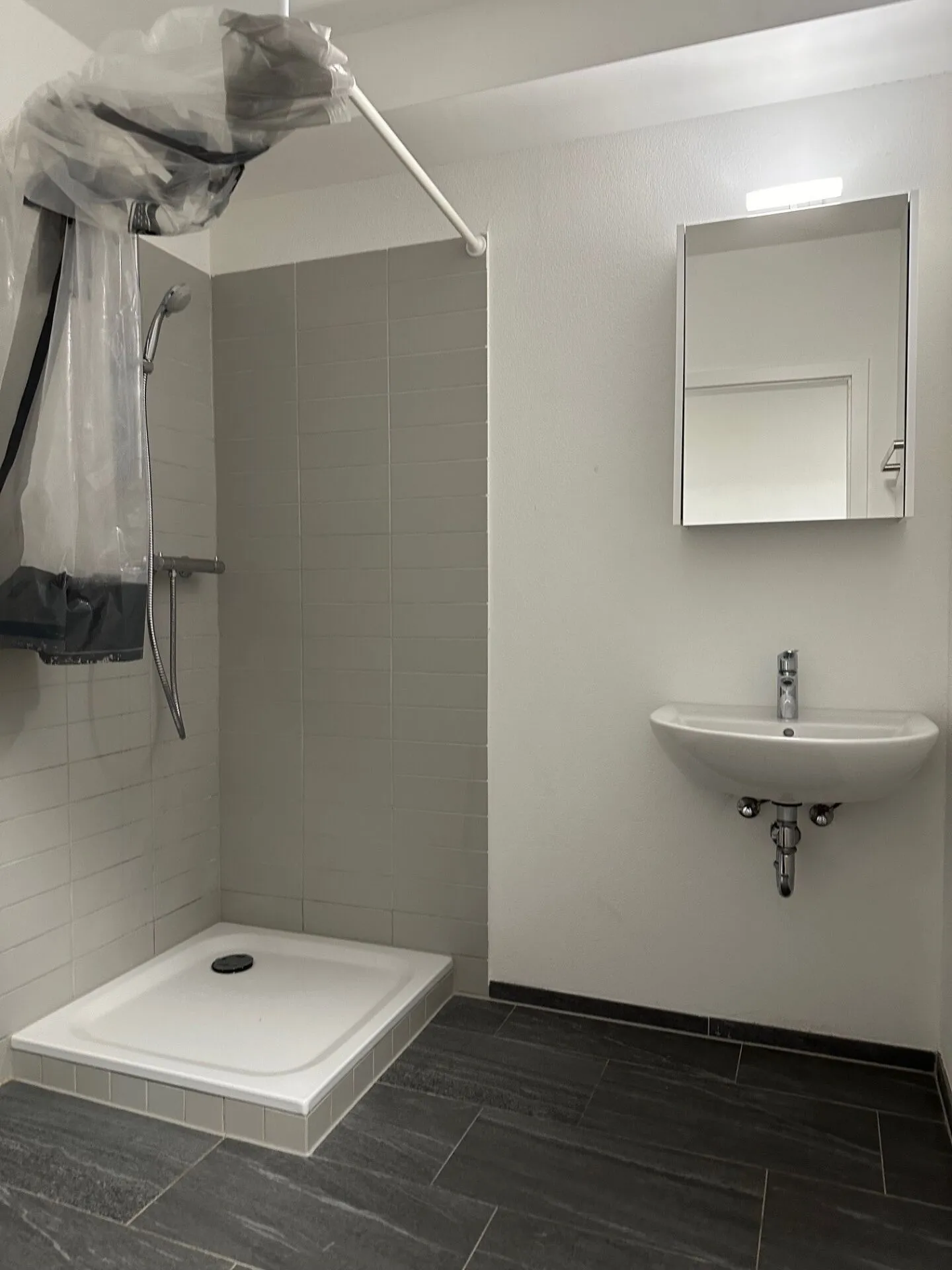Appartement simple au centre - Photo 5 sur 5