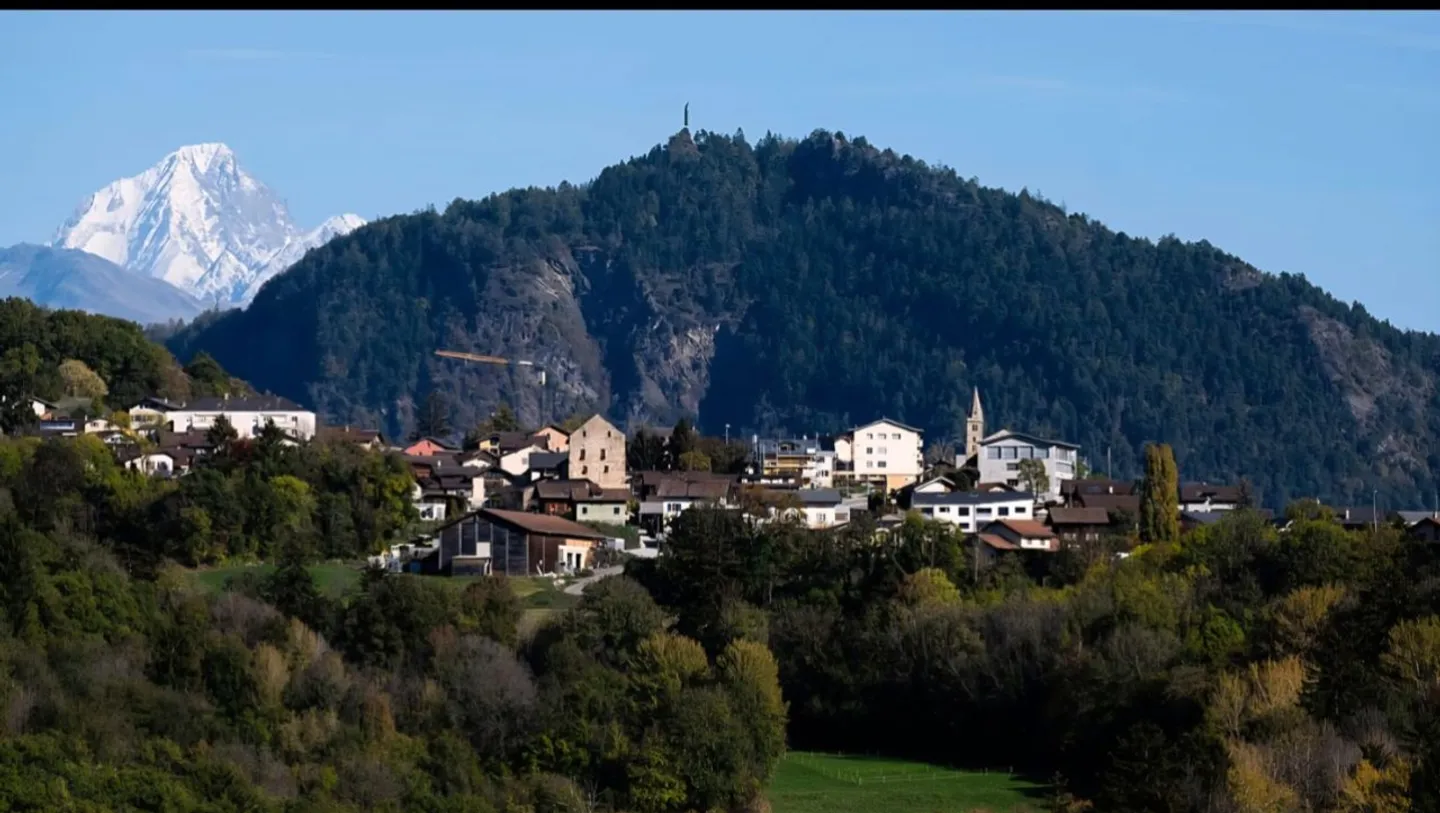 Maison jumelée à Sion / 3 chambres / 2 salles de bains / 2 terrasses / Minergie - Photo 2 sur 3