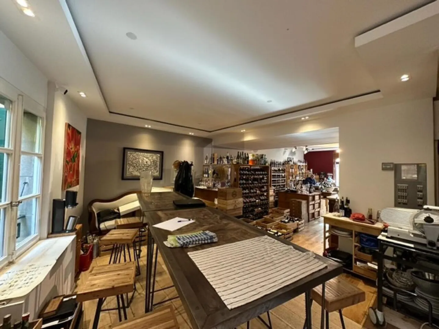 WINE CELLAR OF PRESTIGE, CHARMING DISTRICT, CAROUGE - Photo 1 of 4