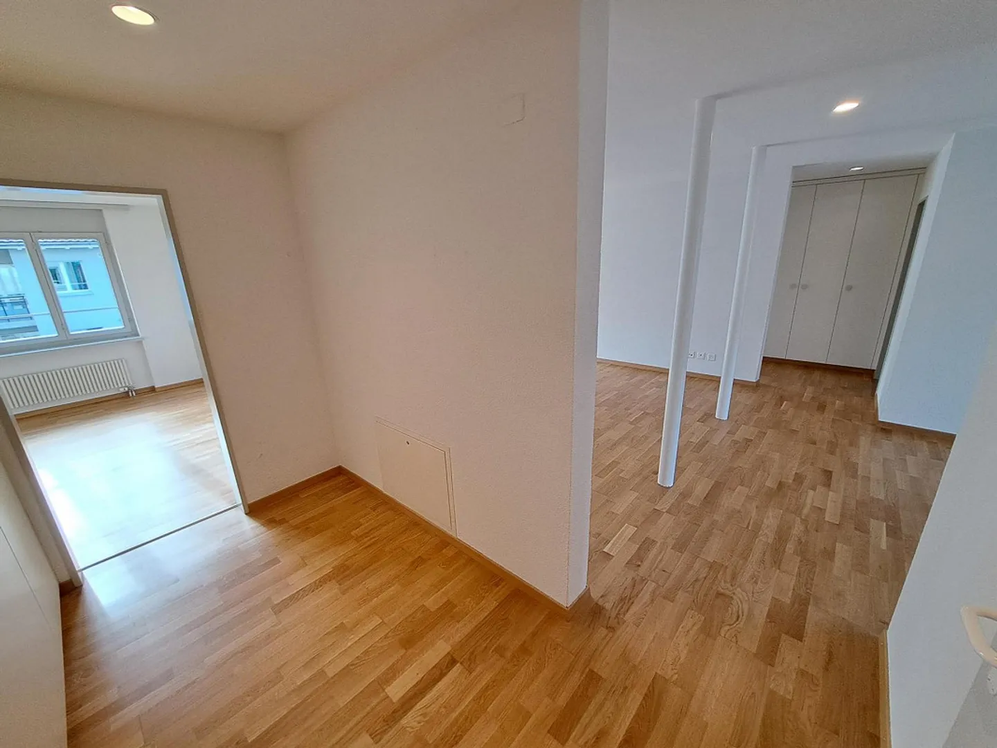 Appartement spacieux de 4,5 pièces avec 2 salles de bains + 2 balcons - Photo 1 sur 10