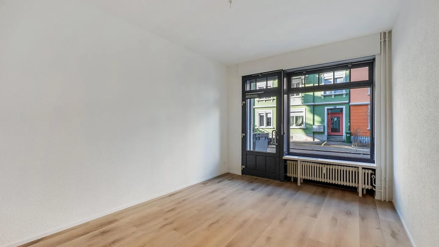 First Rental - Ground Floor Studio with Private Garden - Photo 7 of 11