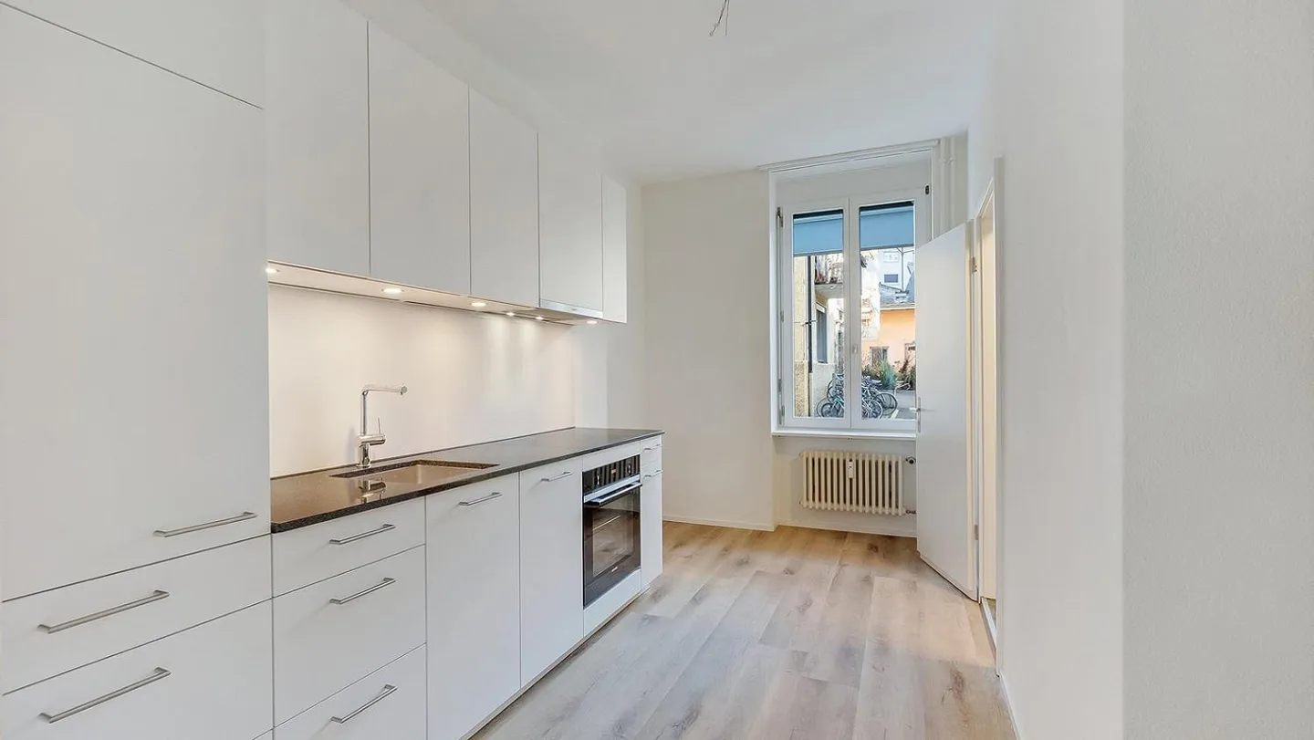 First Rental - Ground Floor Studio with Private Garden - Photo 5 of 11