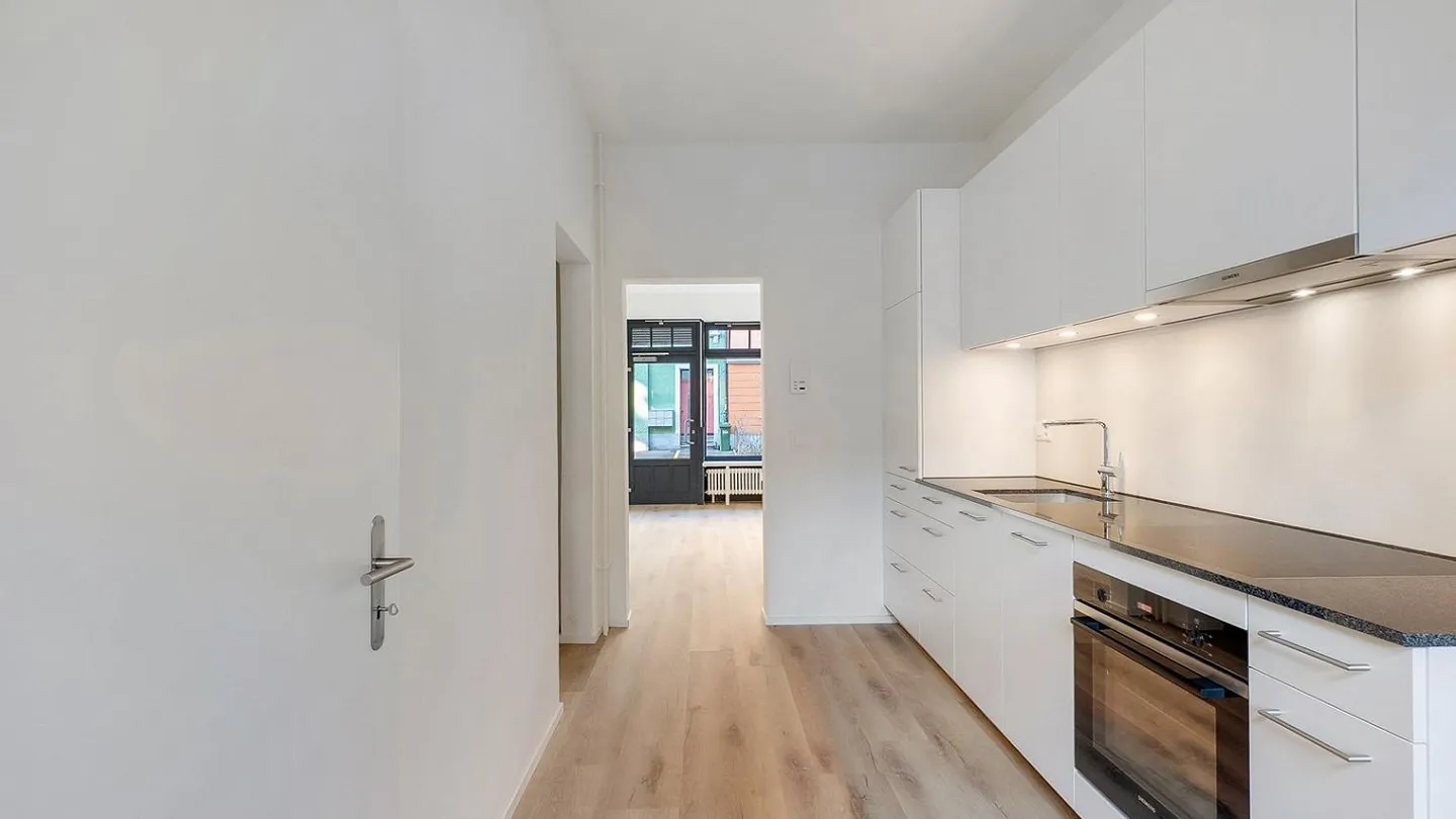 First Rental - Ground Floor Studio with Private Garden - Photo 6 of 11