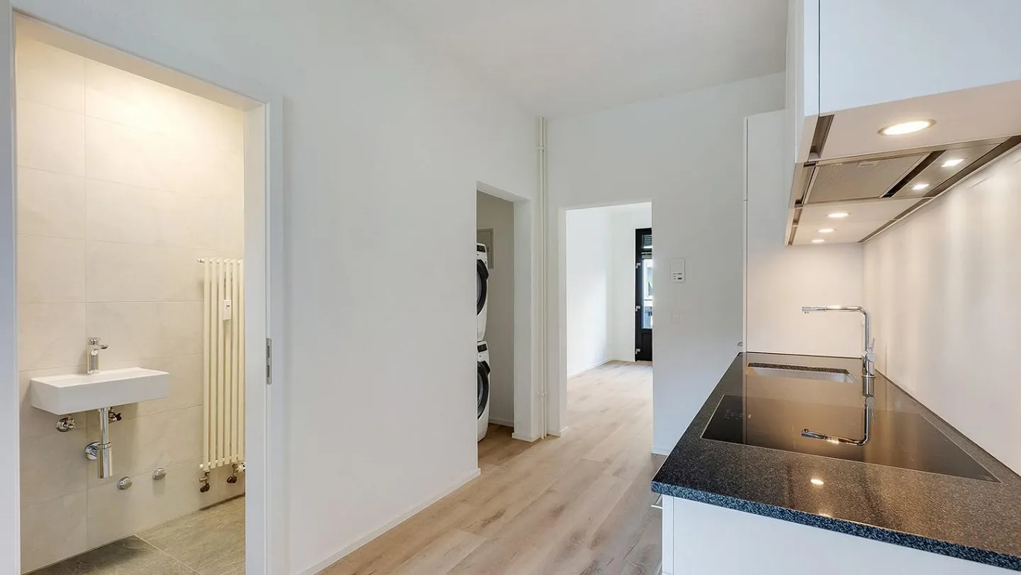 First Rental - Ground Floor Studio with Private Garden - Photo 9 of 11