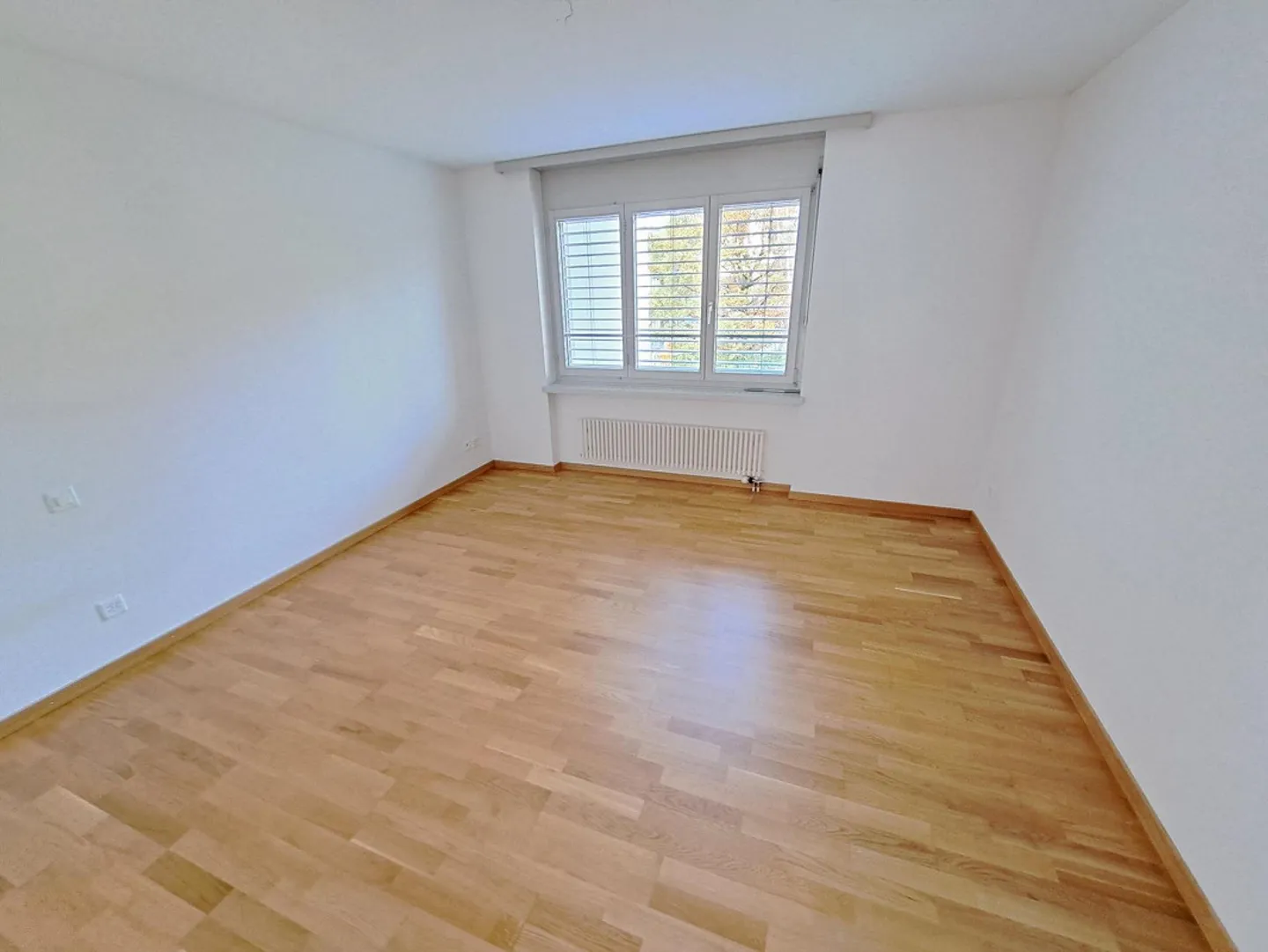 Appartement spacieux de 4,5 pièces avec 2 salles de bains + 2 balcons - Photo 7 sur 10