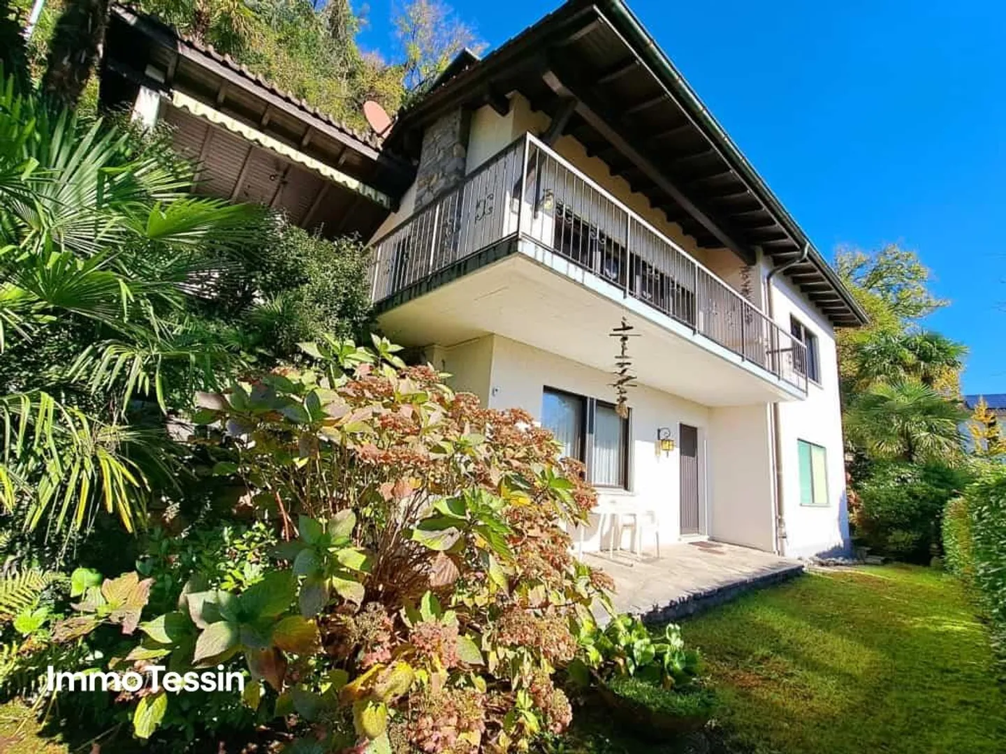 OPPORTUNITÀ: Casa con 2 appartamenti in una posizione desiderabile con vista mozzafiato... - Foto 5 di 13