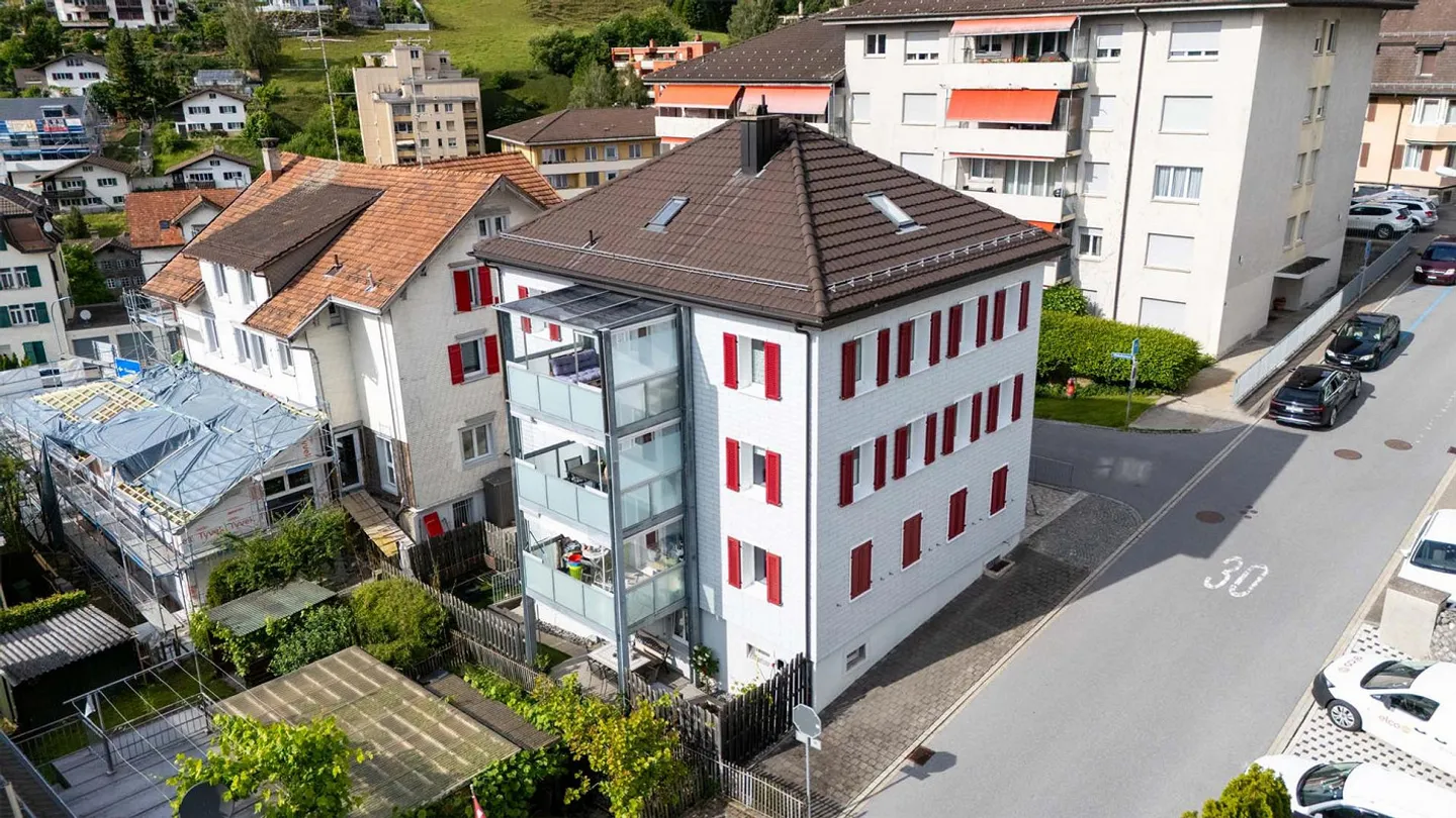 Renoviertes Mehrfamilienhaus - Foto 1 von 18