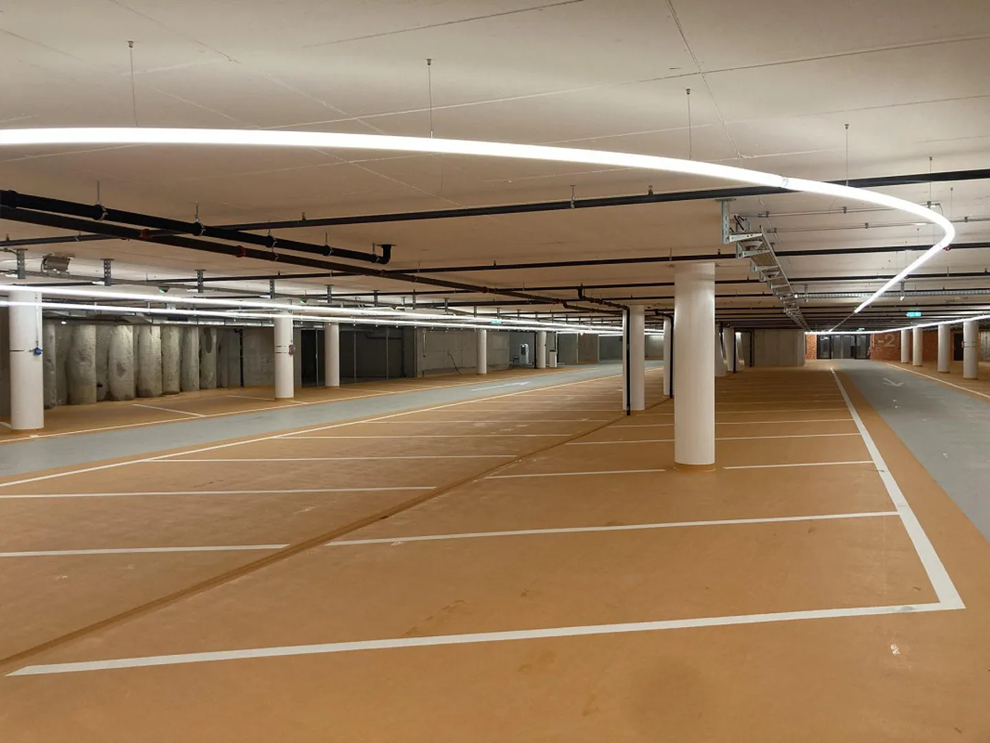 Parcheggio nel centro città www.parkhaus-central.ch - Foto 3 di 6
