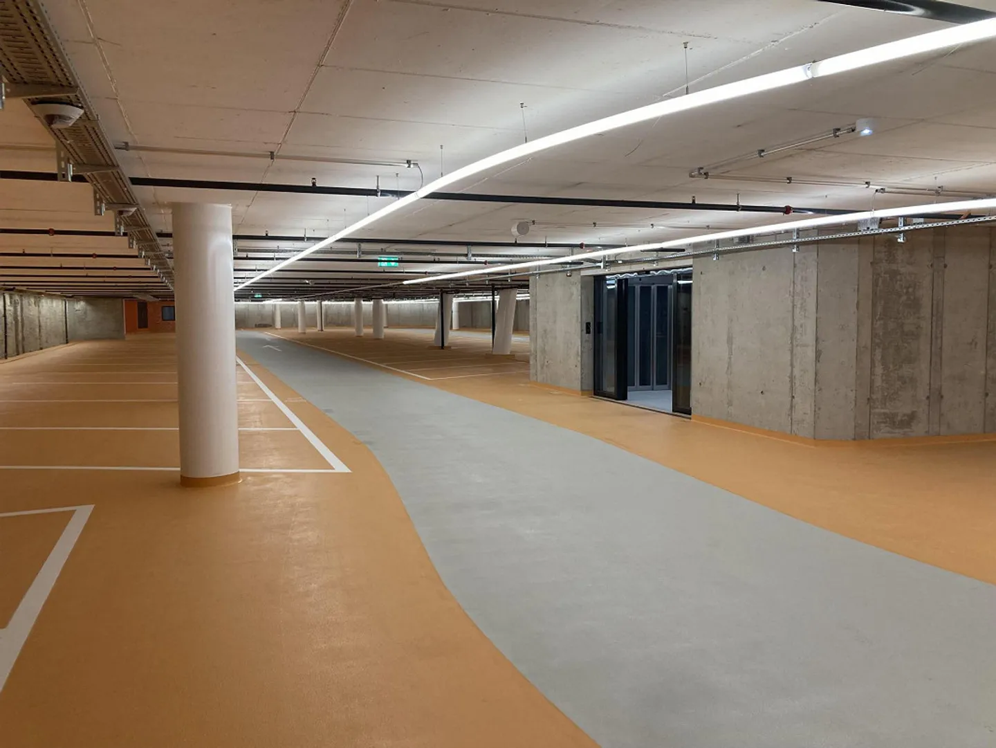 Parcheggio nel centro città www.parkhaus-central.ch - Foto 6 di 6