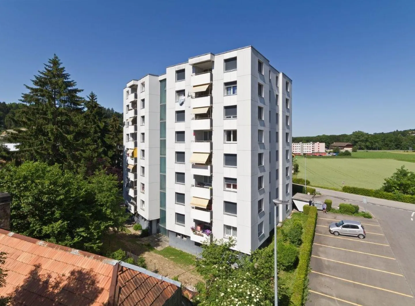 New view needed? High up with this apartment! - Photo 1 of 9