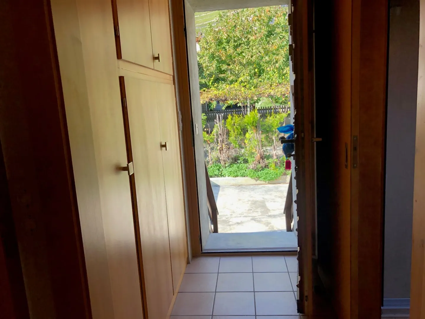 Studio with large terrace in the Châtaignier district - Photo 5 of 7