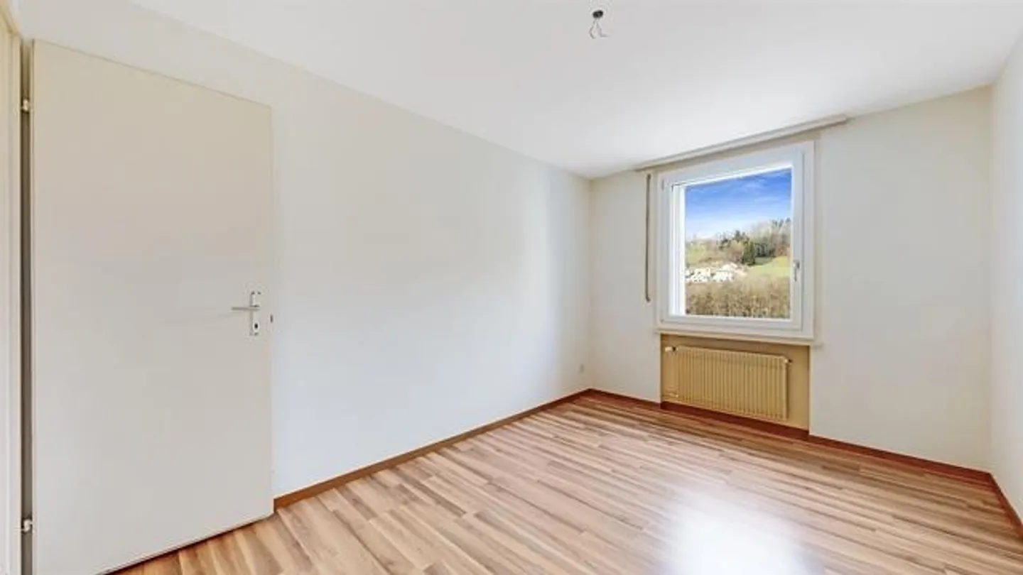 New view needed? High up with this apartment! - Photo 9 of 9