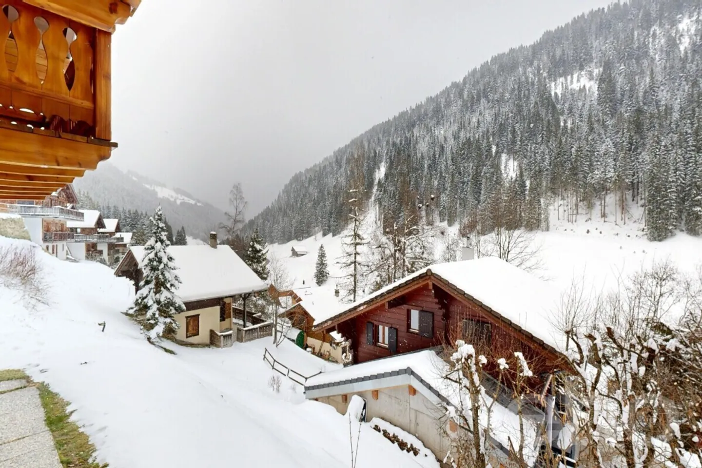 Exklusiv: Chalet mit 4 Schlafzimmern und Garage - Foto 12 von 12