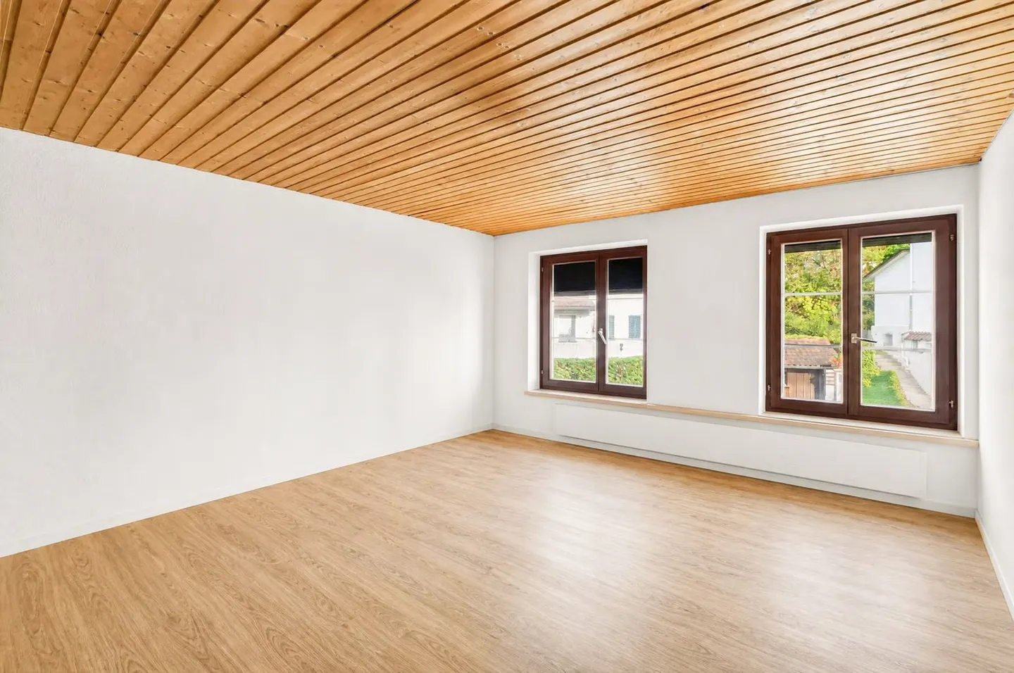 Fully rented multi-family house with exciting development potential - Photo 4 of 13