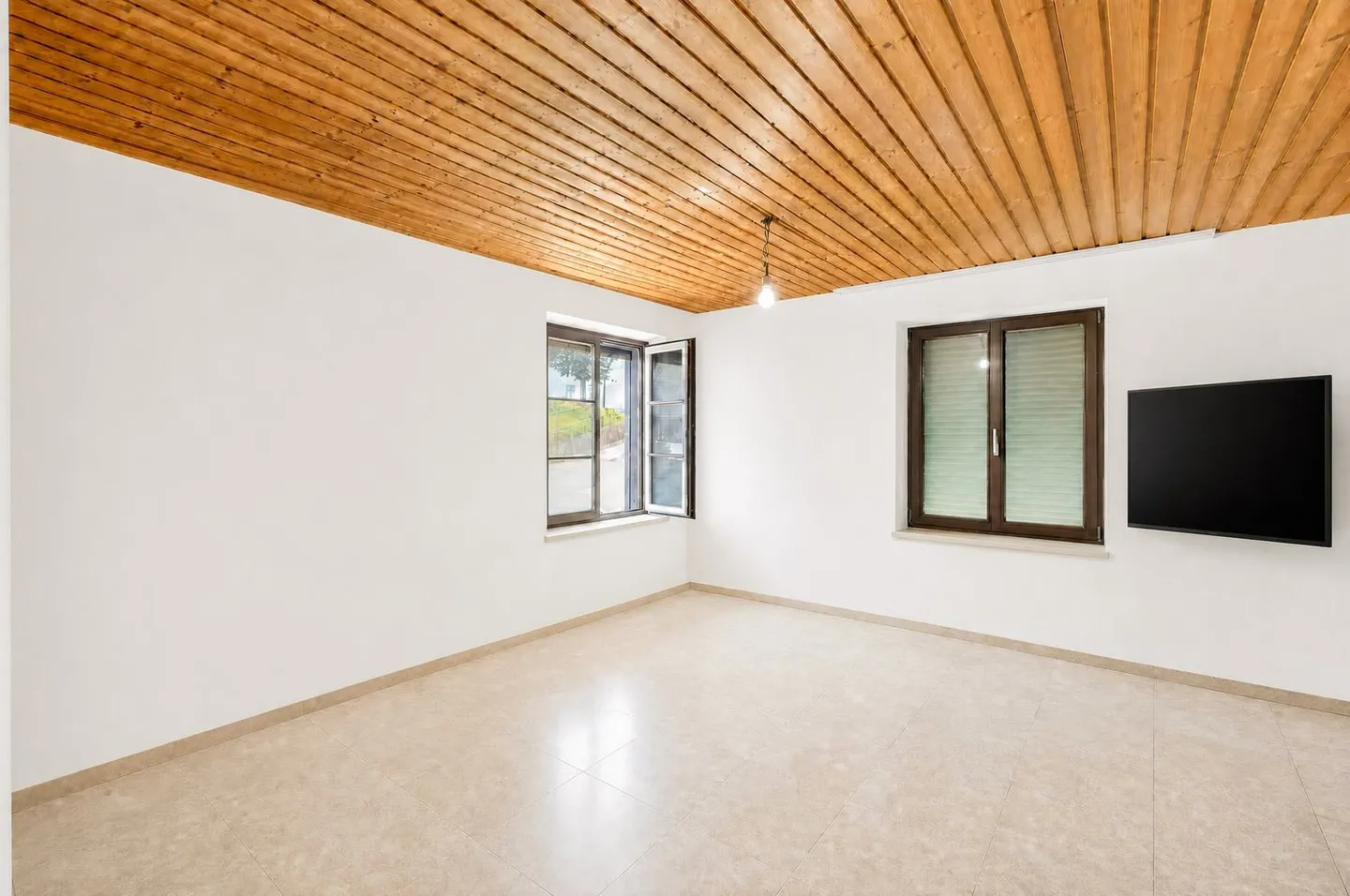 Fully rented multi-family house with exciting development potential - Photo 5 of 13