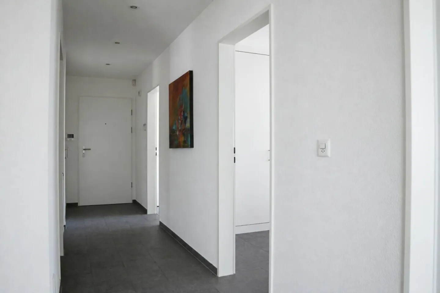Spacious Apartment with Garden - Photo 12 of 17