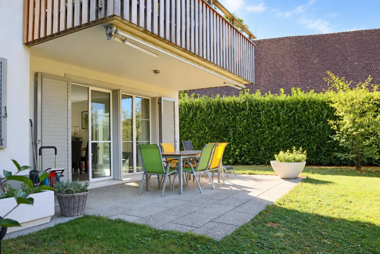 Spacious Apartment with Garden - Photo 14 of 17