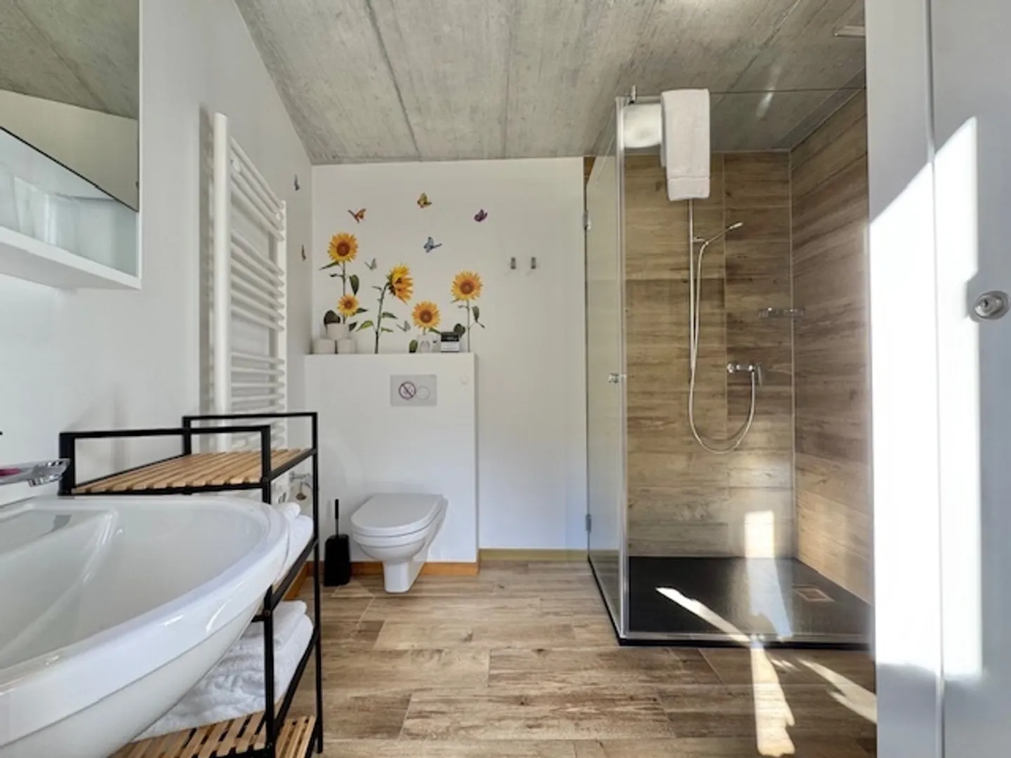 For Rent Rustic Style Single-Family House Surrounded by Greenery - Photo 3 of 11