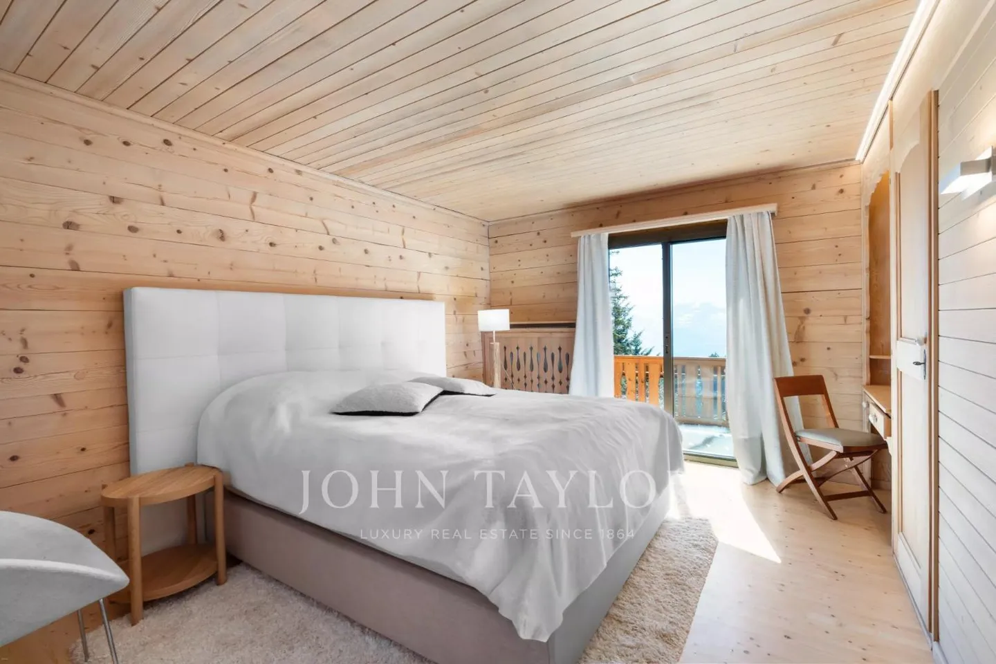 Familienchalet mit 10 Zimmern, Innenpool und prächtigem ... - Foto 7 von 13