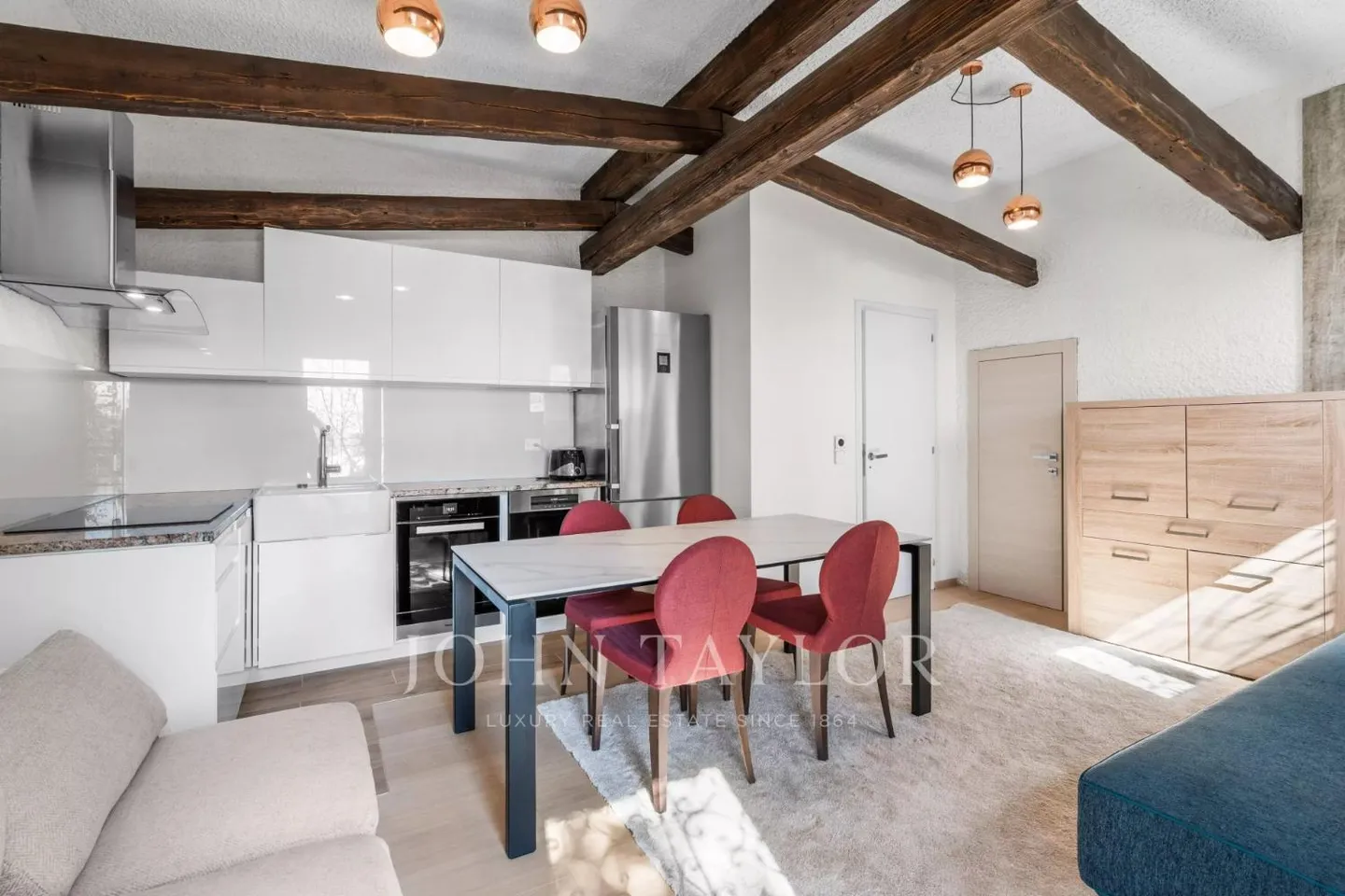 Familienchalet mit 10 Zimmern, Innenpool und prächtigem ... - Foto 11 von 13