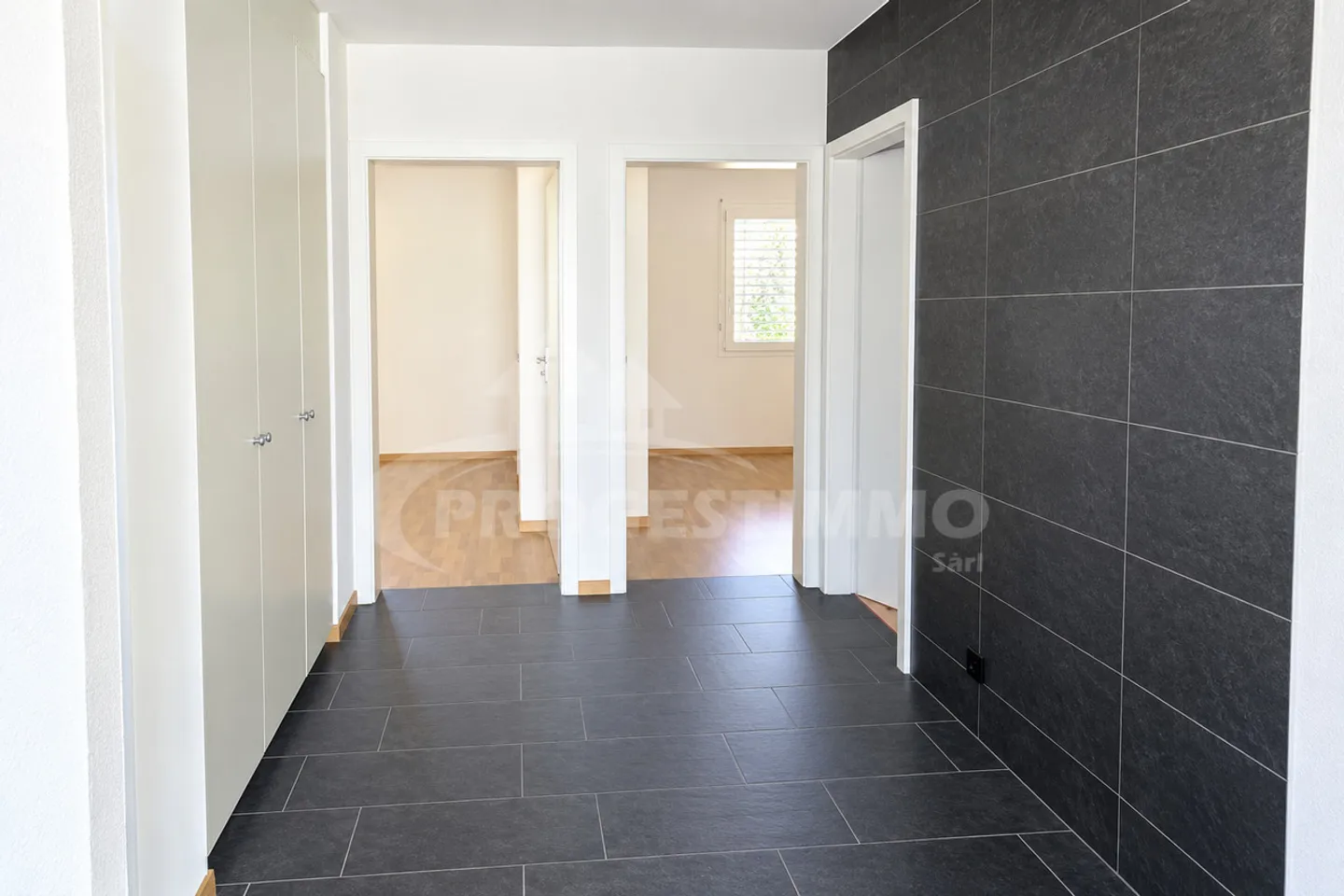 BEAUTIFUL 3.5 ROOM APARTMENT - Photo 4 of 8