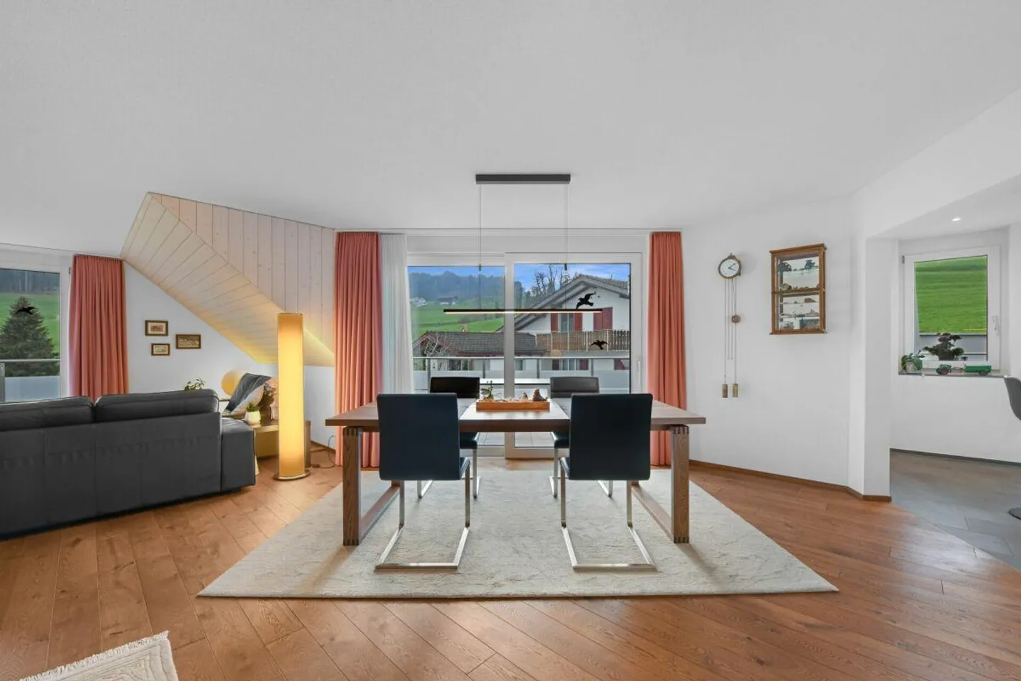 Hochwertige 3.5-Zimmer-Dachwohnung  mit traumhafter Sicht auf den S... - Foto 3 von 30
