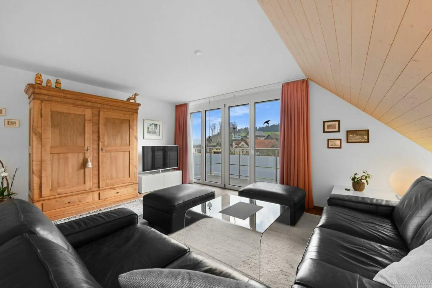Hochwertige 3.5-Zimmer-Dachwohnung  mit traumhafter Sicht auf den S... - Foto 4 von 30
