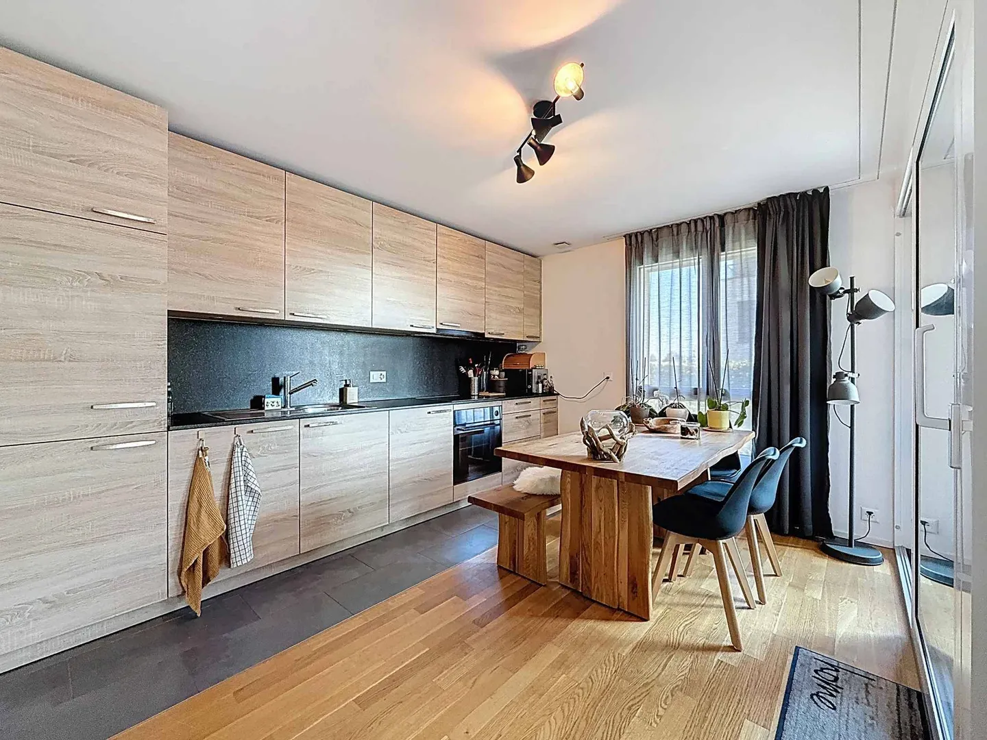 Charming 2.5 room apartment with garden - Photo 1 of 11