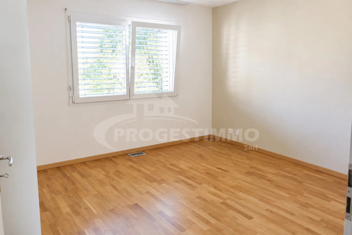 BEAUTIFUL 3.5 ROOM APARTMENT - Photo 6 of 8