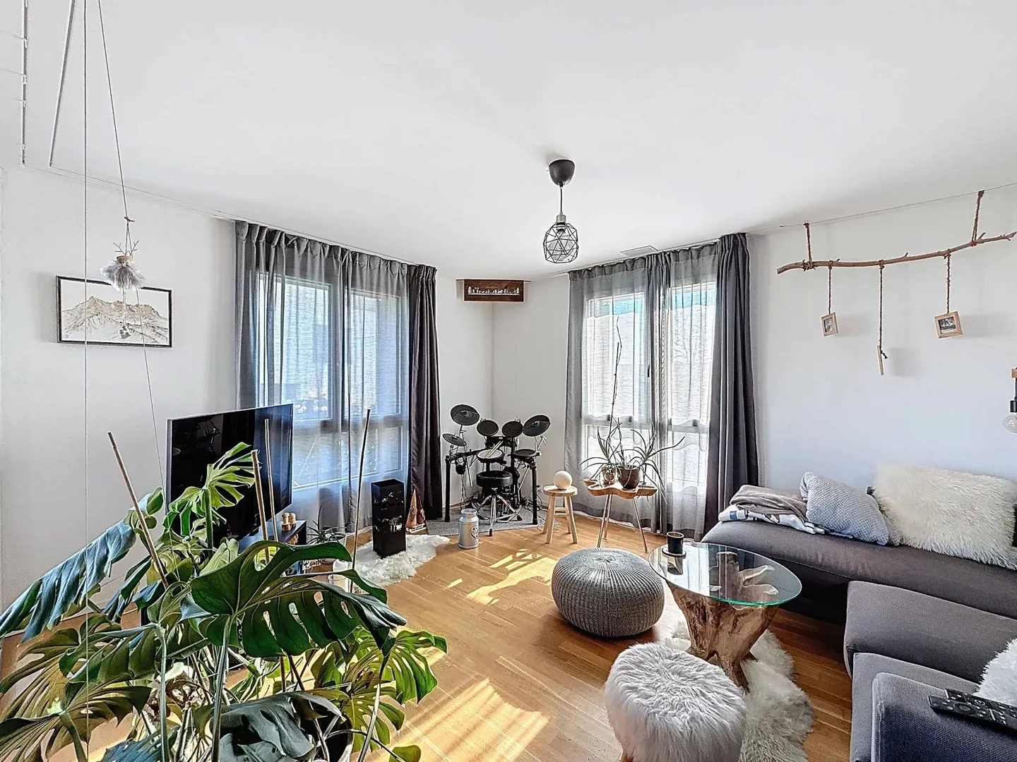 Charming 2.5 room apartment with garden - Photo 3 of 11