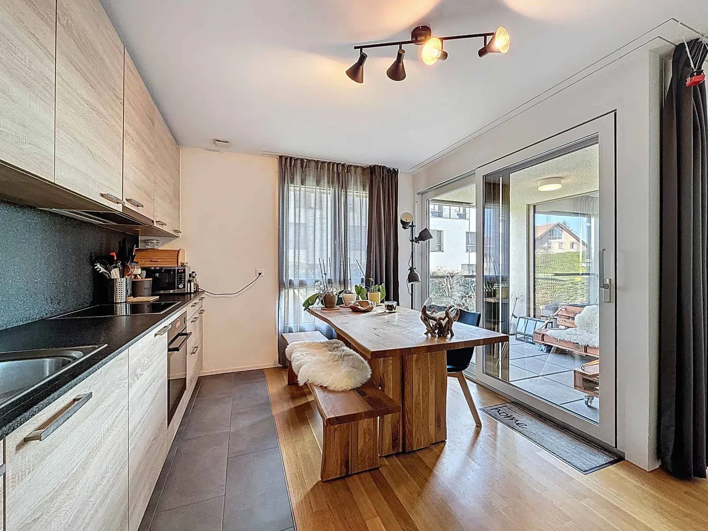 Charming 2.5 room apartment with garden - Photo 6 of 11