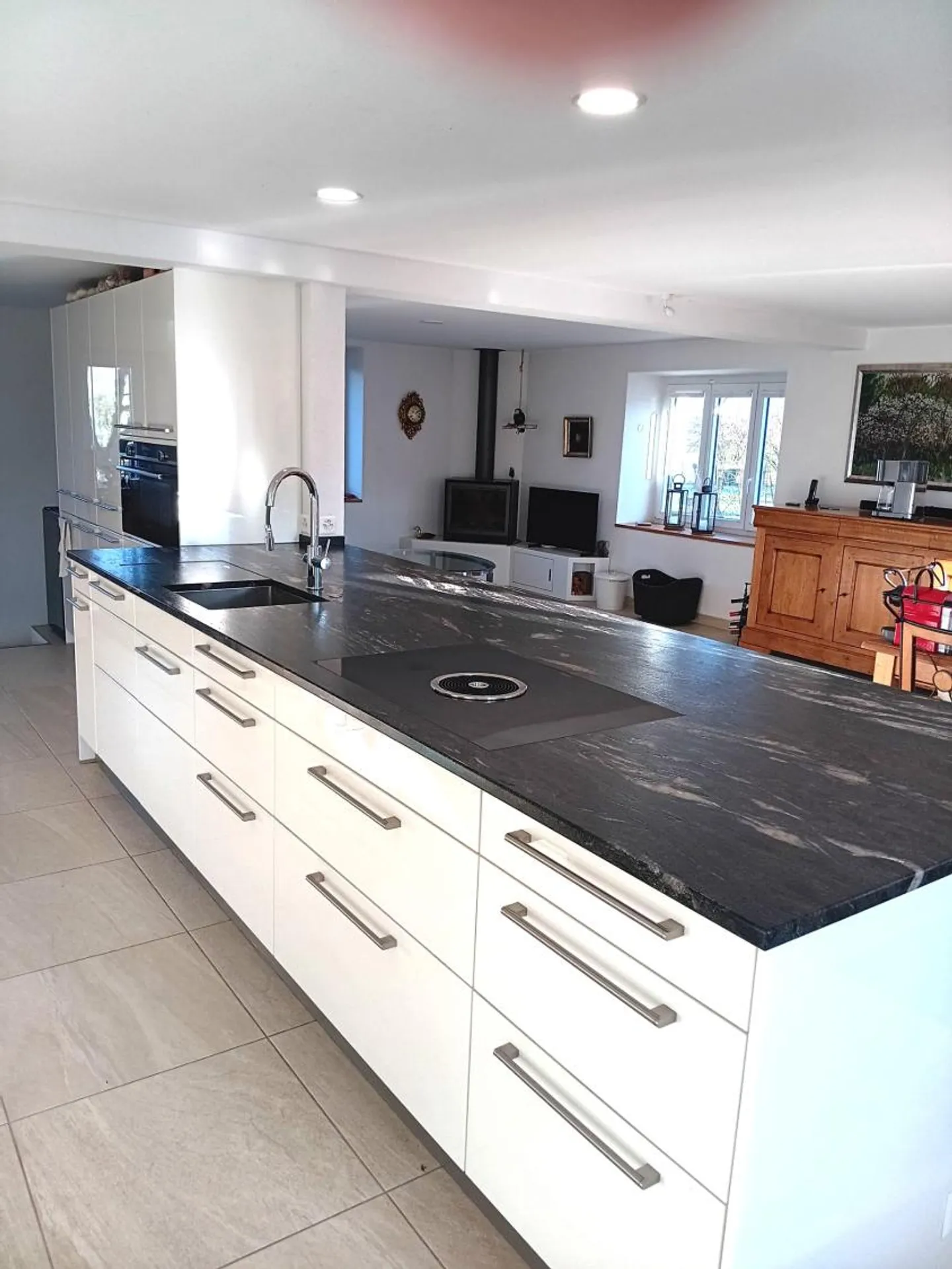 Extraordinary and very rare offer - Beautifully renovated village house on 4,385 m² - Photo 23 of 30