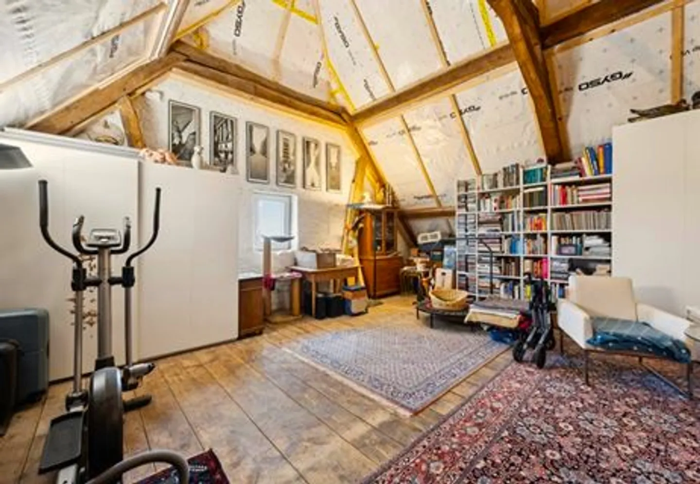 Extraordinary and very rare offer - Beautifully renovated village house on 4,385 m² - Photo 29 of 30
