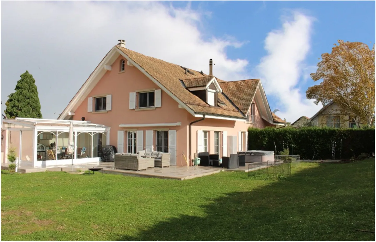 Semi-Detached House 7.5 Rooms - Photo 3 of 17