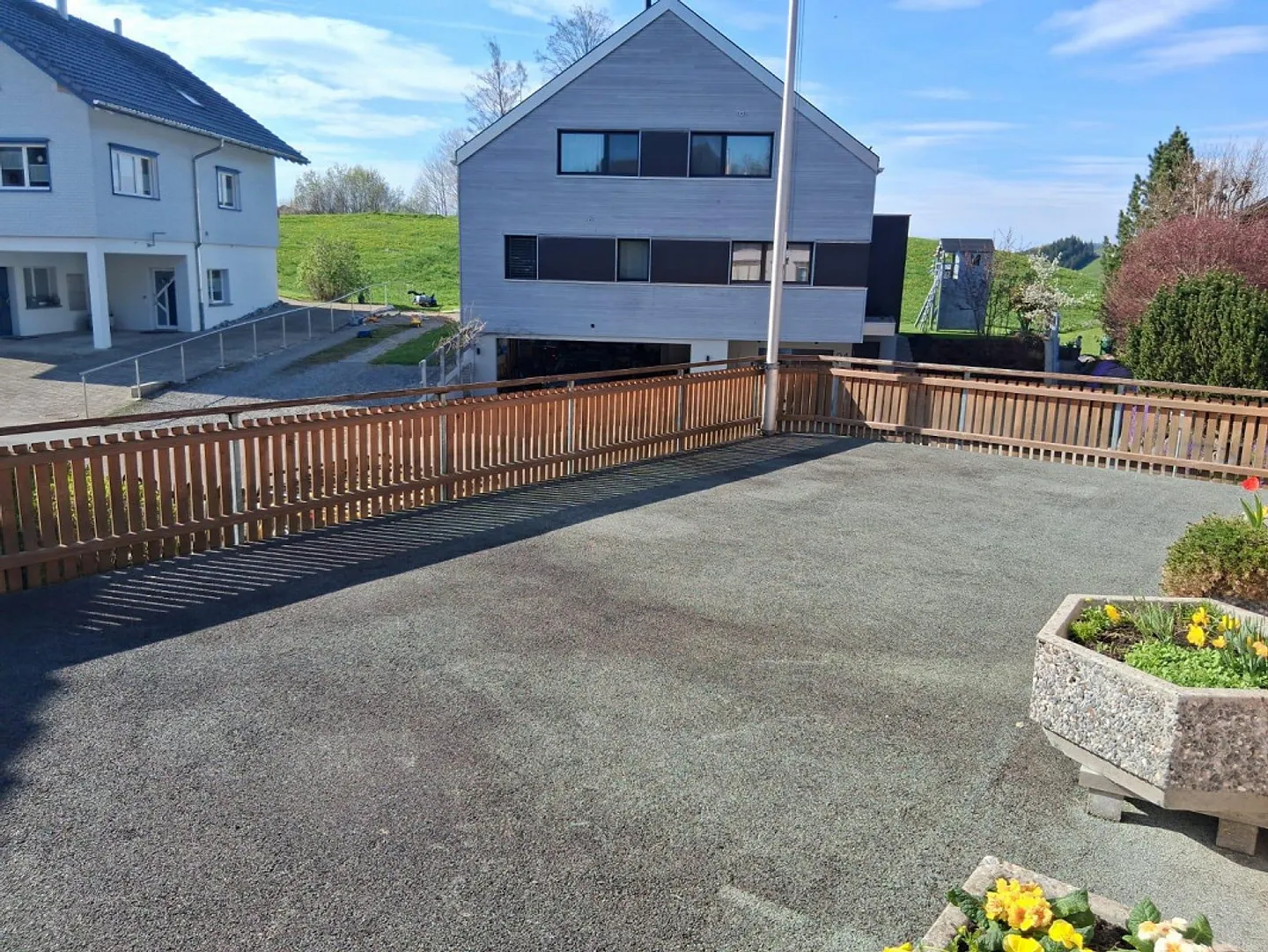 Appartamento 4.5 locali con giardino, terrazza e posto auto - Foto 2 di 16