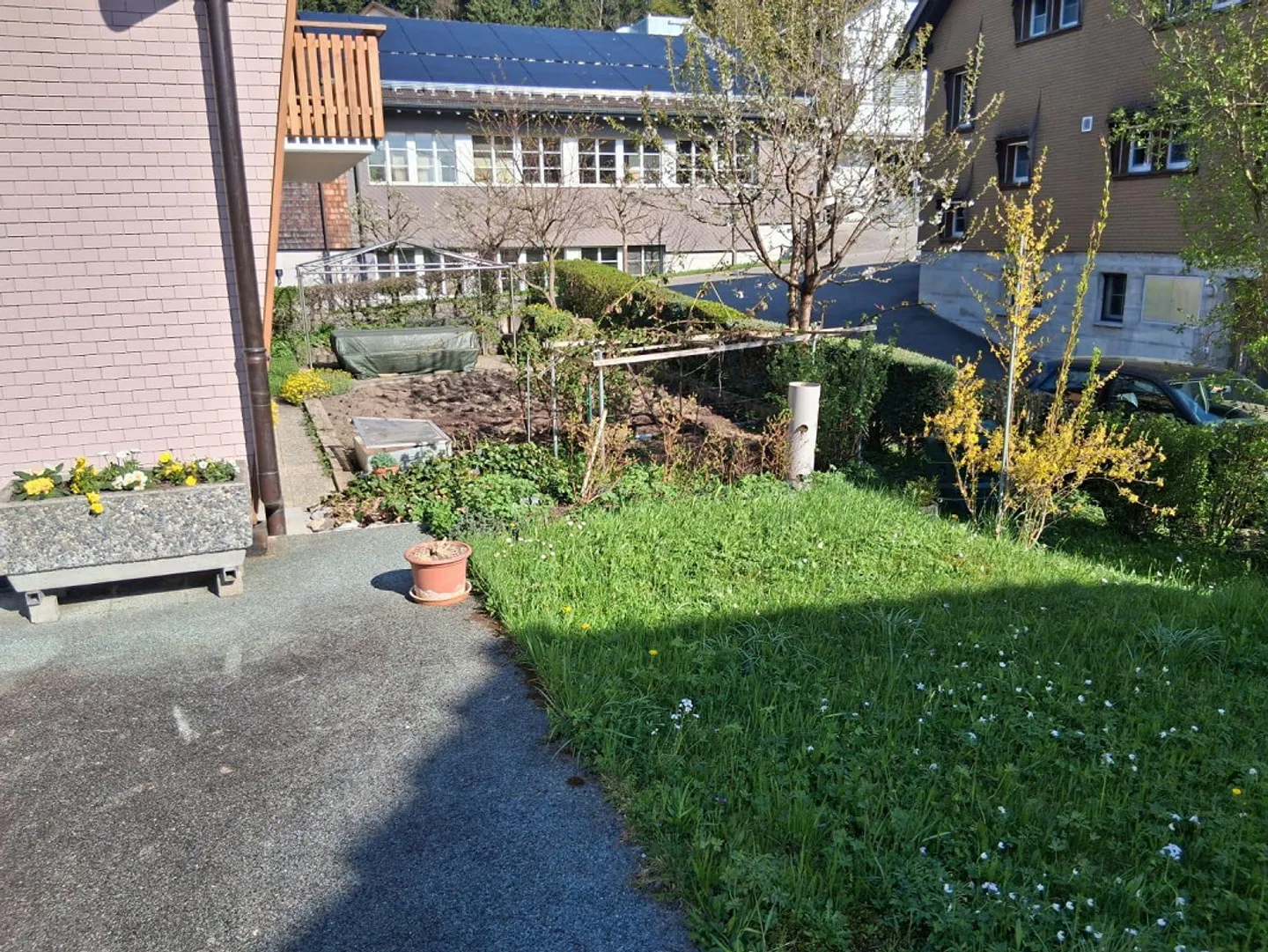 Appartamento 4.5 locali con giardino, terrazza e posto auto - Foto 4 di 16