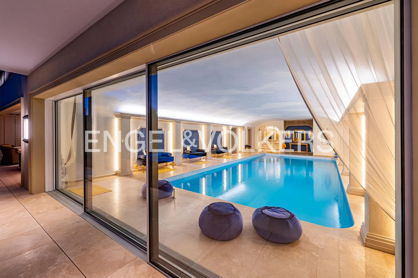 Luxury Villa with Lake View and Privacy - Photo 11 of 14
