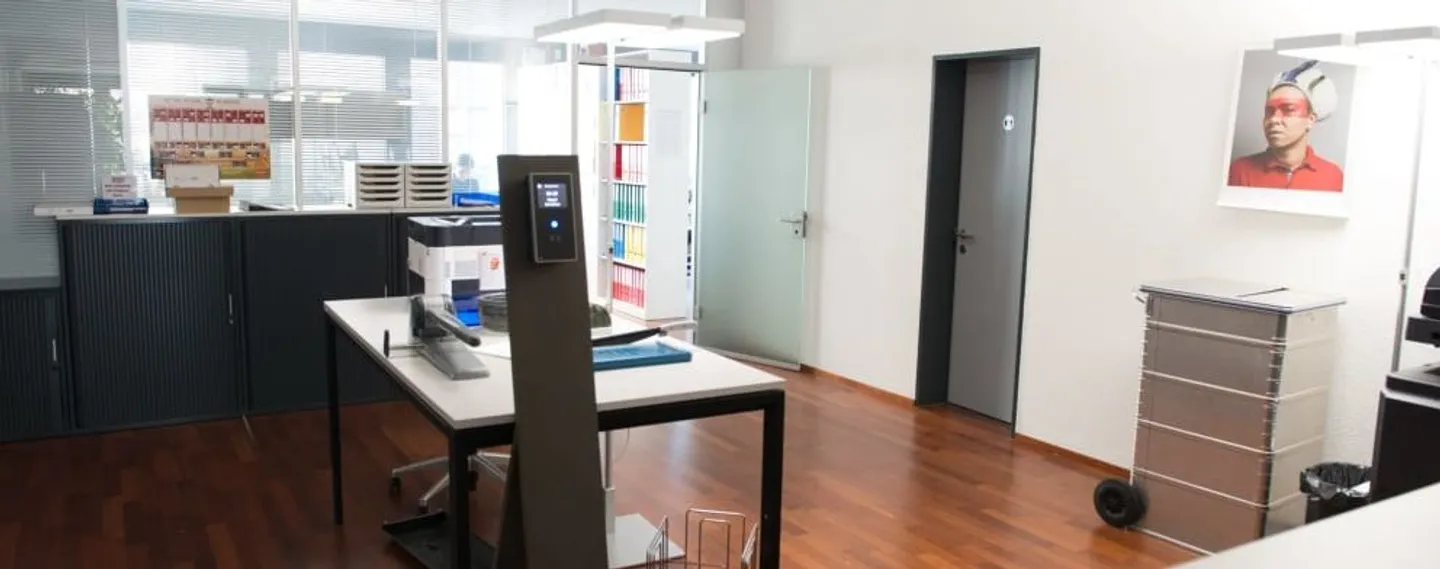 594 m2 espace de bureau moderne / cabinet médical / physiothérapie - Photo 3 sur 9