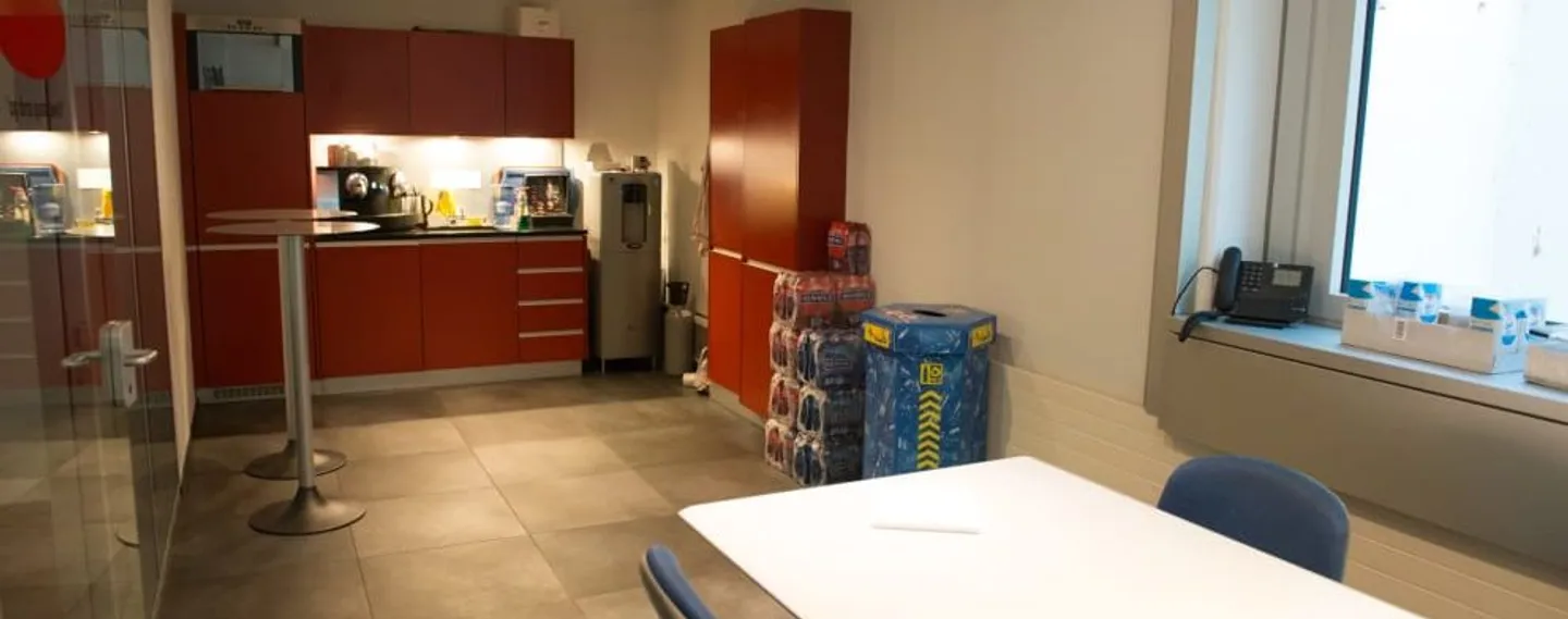 594 m2 espace de bureau moderne / cabinet médical / physiothérapie - Photo 7 sur 9