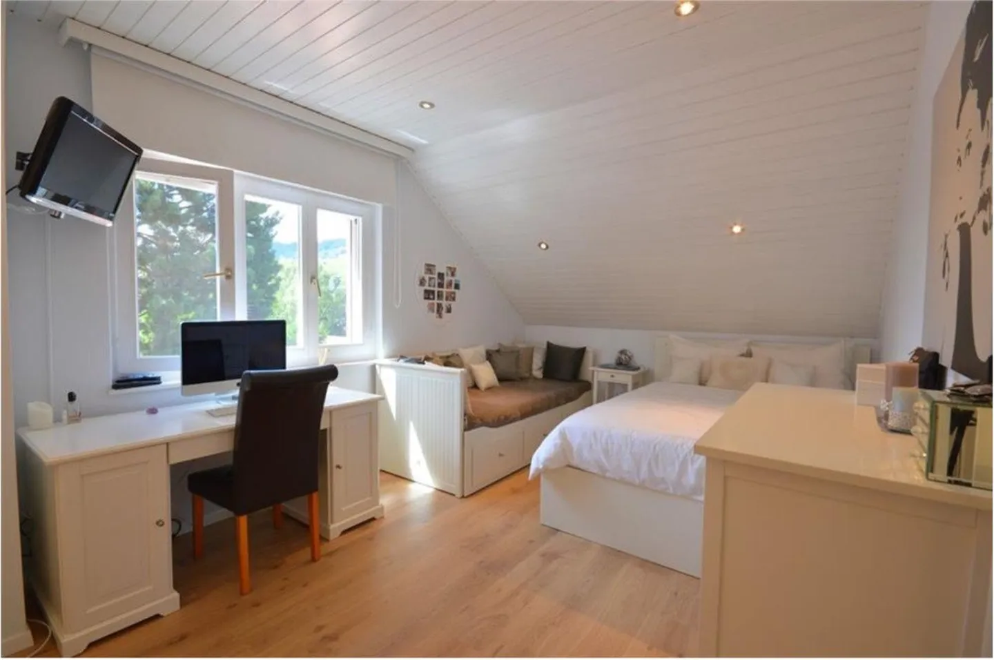 Semi-Detached House 7.5 Rooms - Photo 10 of 17