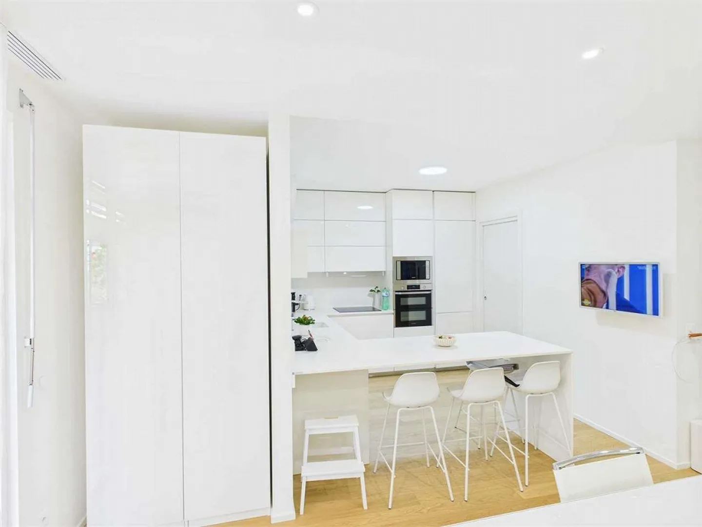 Élégant 4.5 pièces au premier étage avec 2 terrasses - Photo 4 sur 13