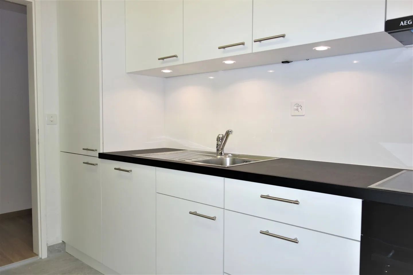 Top Sanierte 4- Zimmerwohnung mit grossen Spielplatz - Foto 2 von 9